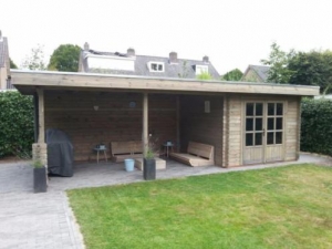 Blokhut met overkapping Laza 300x300+500x300ad+100zd